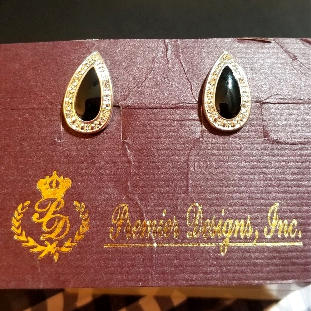 NWT Premier Designs Classic Crystal & Enamel Earrings